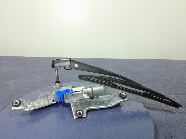 фото №2, Subaru xv i рестайлинг моторчик дворники зад 4 pin