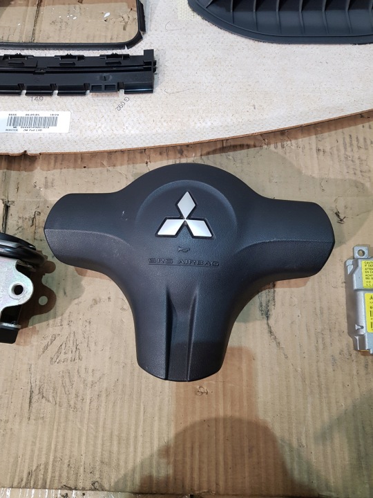 фото №11, Торпедо раздаточная капот подушка mitsubishi colt cz3 vi 05r eur 3d kpl