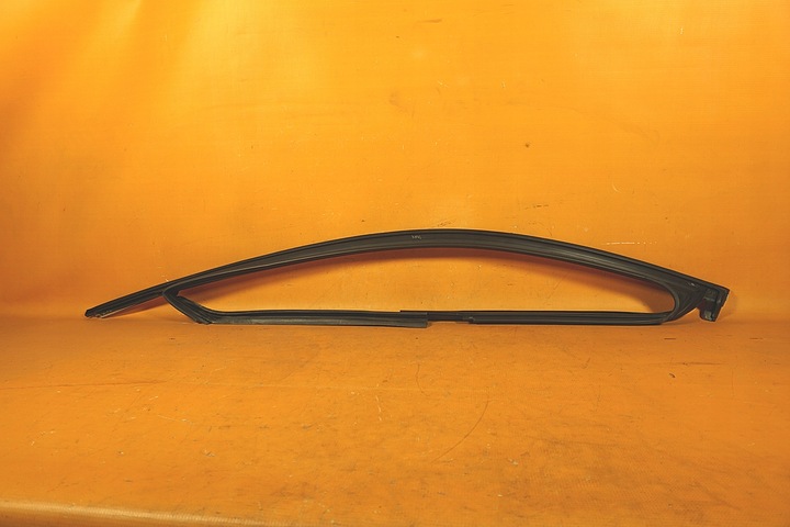 фото №8, Audi a4 8w b9 70km прокладка дверь перед правая планка 8w0837644 / 8w0837432