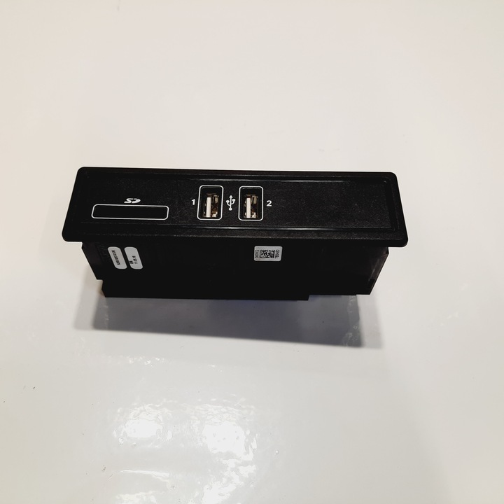 фото №1, Mercedes c-klasa w205 считыватель карт usb sd a2058200226