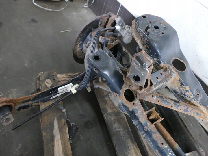 фото №12, Ford c-max i 1.6 tdci балка зад підрамник ступиця диск амортизатор важіль kpl