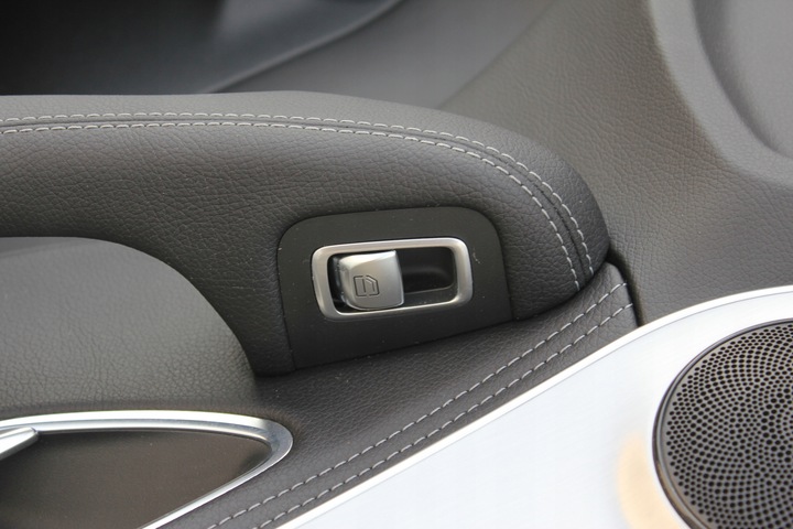 фото №12, Обшивки двері mercedes c-klasa 205 glc 253