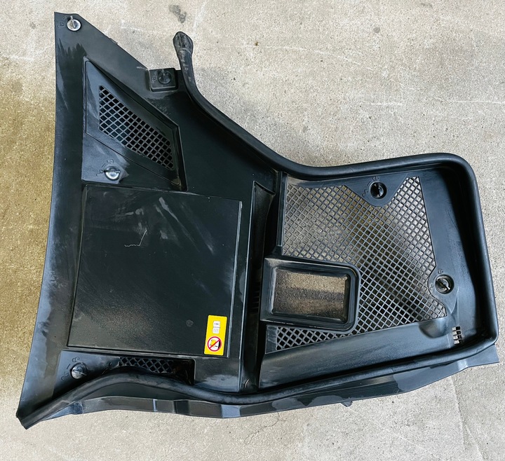 фото №1, Mercedes c-klasa w205 панель под лобовым стеклом правые a2058300603