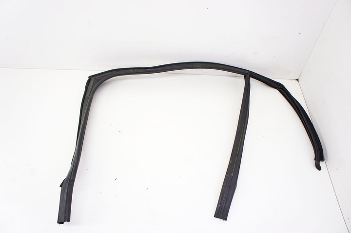 фото №5, Nr156 skoda fabia iv 21- прокладка стёкла правые зад