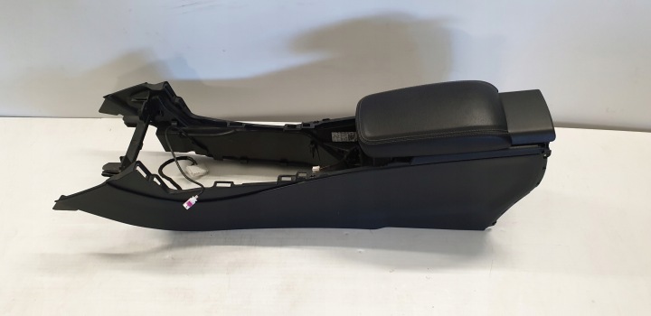 фото №7, Mercedes cla a117 w117 gla x156 w156 подлокотник туннель средний 13-19r