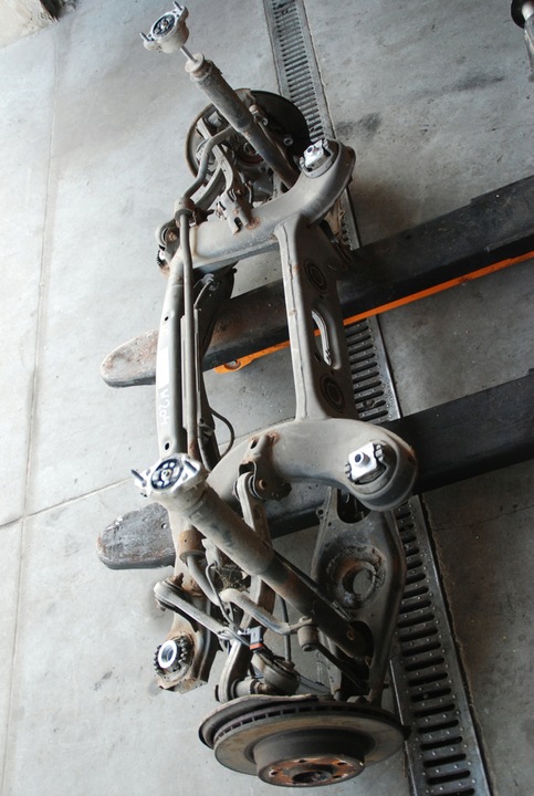 фото №10, Mercedes w204 купе рестайлинг балка подрамник подвешивание зад