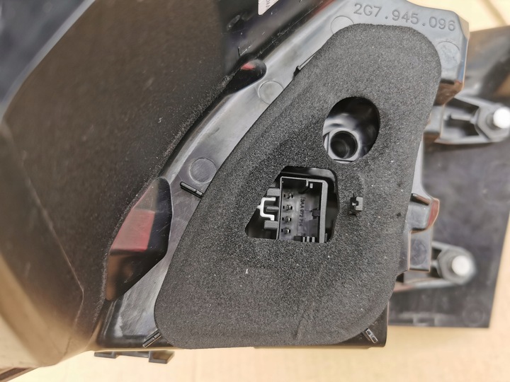 фото №10, Vw taigo 2g7 led лампа права зад задня гарні 2g7945096