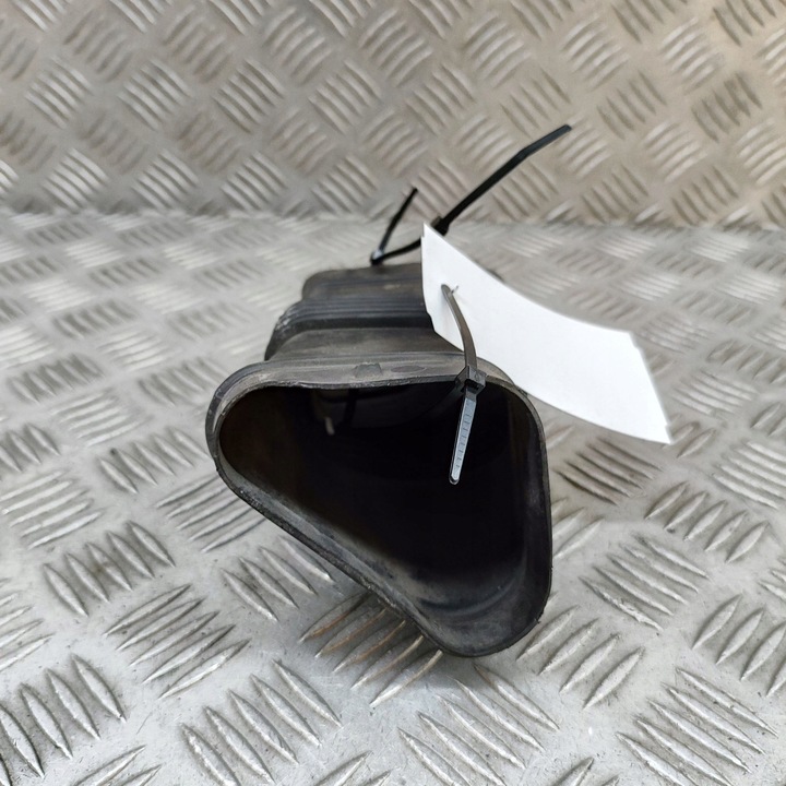 фото №6, Volvo v70 2011 запчастина труби впуск повітря