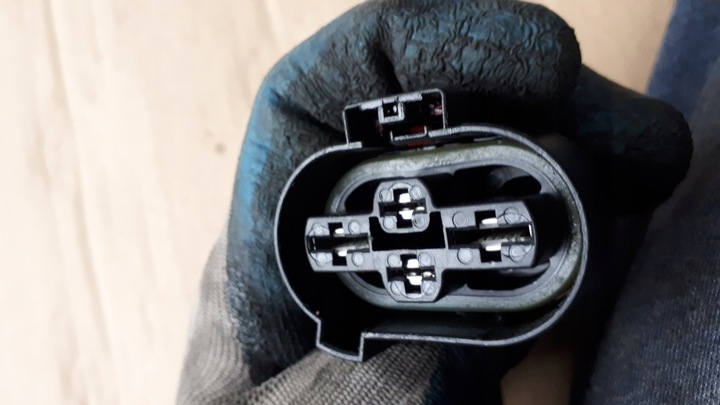 фото №4, A5 8t штекер вентиляторов разъём a4 b8 q5