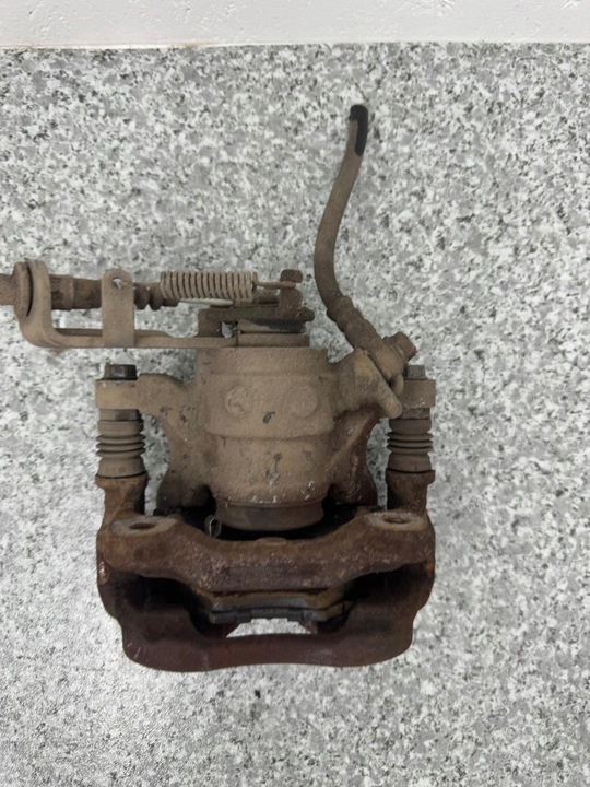 фото №8, Супорт скоба трос правий зад задній mazda 3 bm 13-