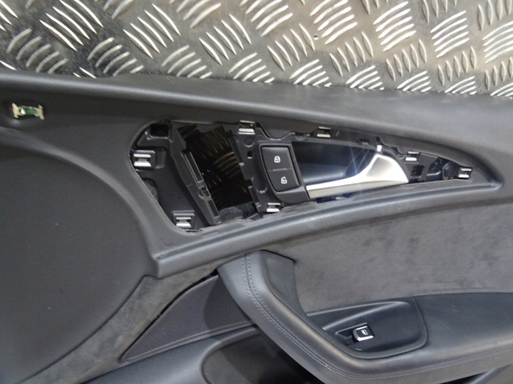 фото №8, Audi a6 4g рестайлинг универсал сиденья кожа белая nic s-line комплект обшивки