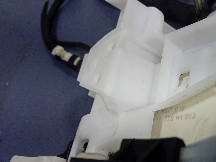 фото №10, Porsche panamera 971 замок дверь перед правый переднее доводчик 971837016