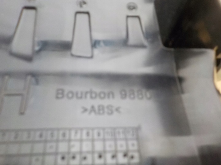 фото №6, Toyota avensis t27 2011r. 2.0 d4d решётка воздуховод средняя 55670-05090