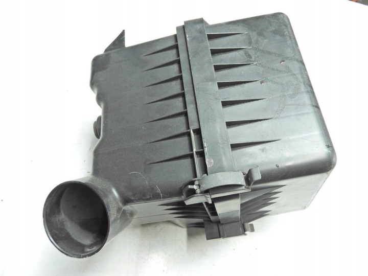 фото №5, Toyota rav4 iii рестайлинг 2.2 d4d корпус фильтра воздуха 014140-1561