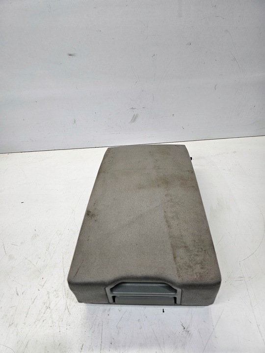 фото №5, Подлокотник сиденья зад audi a6 c6 велюр светлый