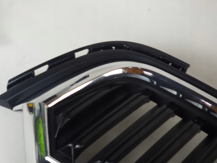 фото №13, Skoda octavia iv 2020- решётка средняя решётка радиатора рамка сцепление оригинал jak новая