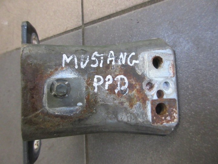 фото №5, Петли дверь правый перед kpl mustang iv gt 93-99