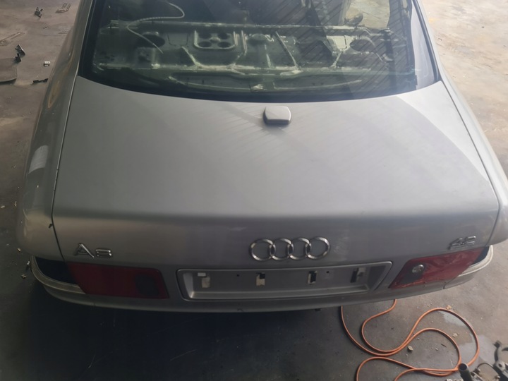 фото №1, Кришка багажника audi a8 d2 fl ly7w голий