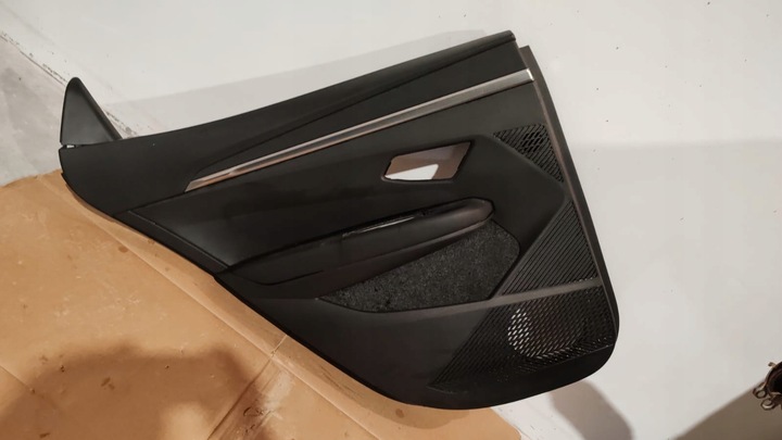 фото №1, Renault megane v e-tech 2022r боковина обивка дверь левый зад 829018056r