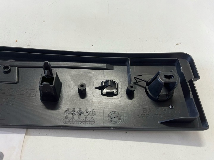 фото №11, Рамка, прокладка, основа pod номерні знаки mazda 3/iii banp-50171 263.