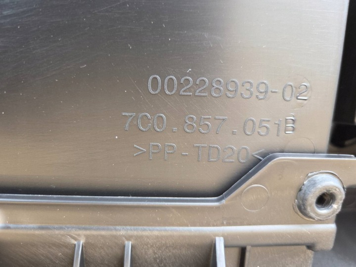 фото №16, 7c0857051b торпедо роздавальна перед капот vw crafter uk