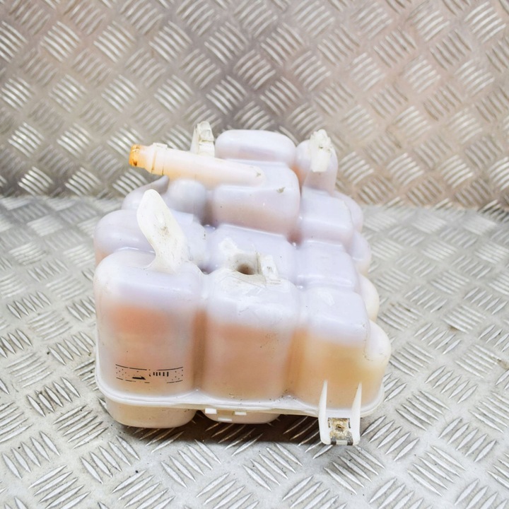 фото №5, Volkswagen touareg ii 2012 бак расширительный охлаждающая жидкость