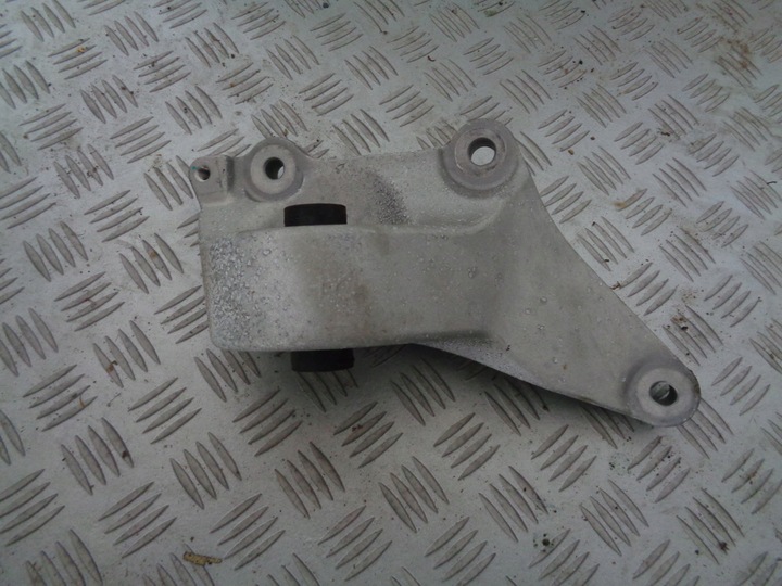 фото №1, Renault megane v e-tech 2022 кронштейн лапи двигателя 20220303a