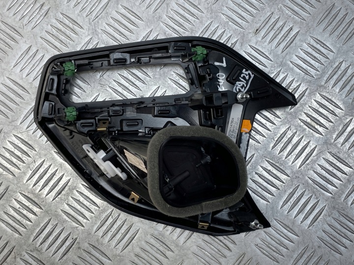 фото №8, Bmw (oem) 6823188 2' f40 решітка повітропровід повітропровід ліва ліве