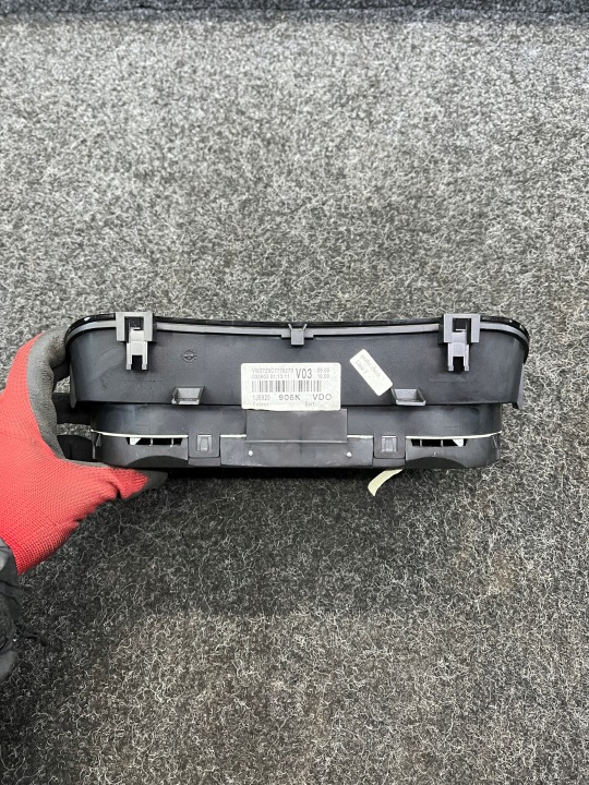 фото №10, Vw bora usa 2.0b панель приборов 1j5920906k