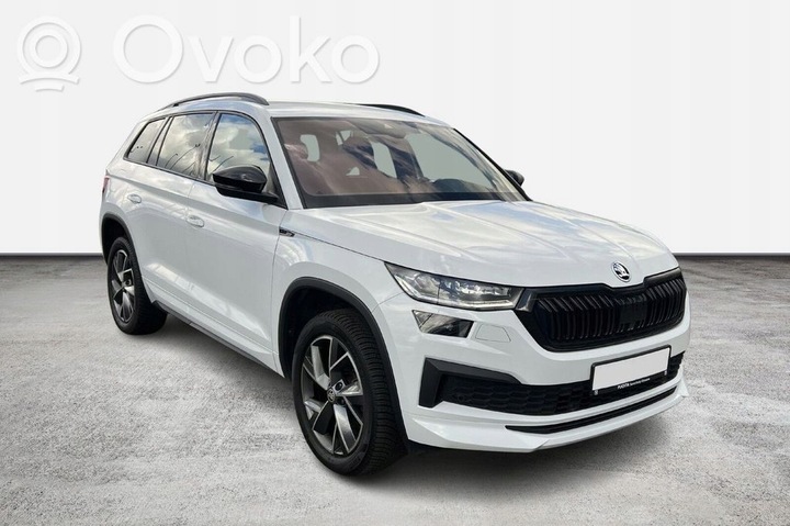 фото №7, Skoda kodiaq 2023 захист накладка ременя зад задня багажника 565863459d