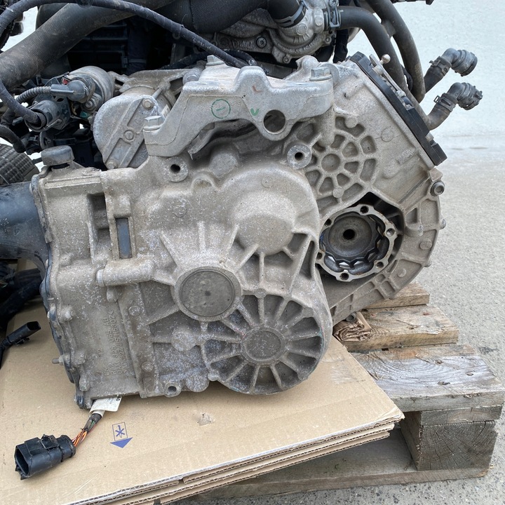 фото №7, Двигун комплектний + коробка передач audi a3 q3 seat leon vw golf viii 1.5 tsi etsi