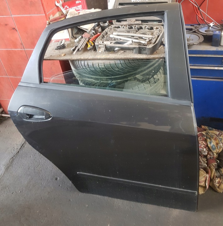 фото №1, Fiat linea 07-15r. двері праві задні 09r
