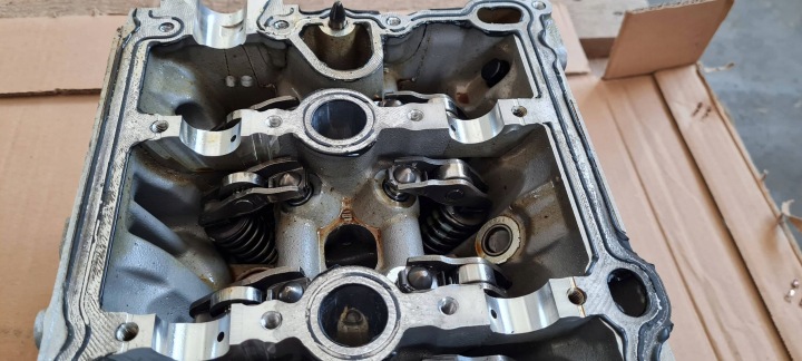 фото №9, Q3 83a головка комплектна кришка вали 2.0 tfsi dhh 06k103063cc