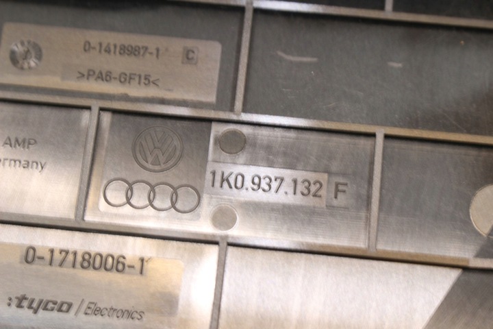 фото №8, Коробка корпус предохранителей vw touran i 2.0 tdi