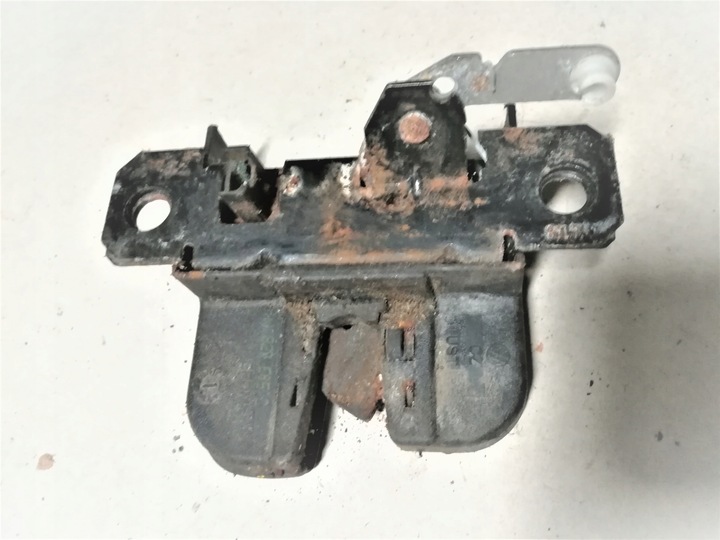 фото №1, Замок кришки зад vw transporter t5 7h0827505