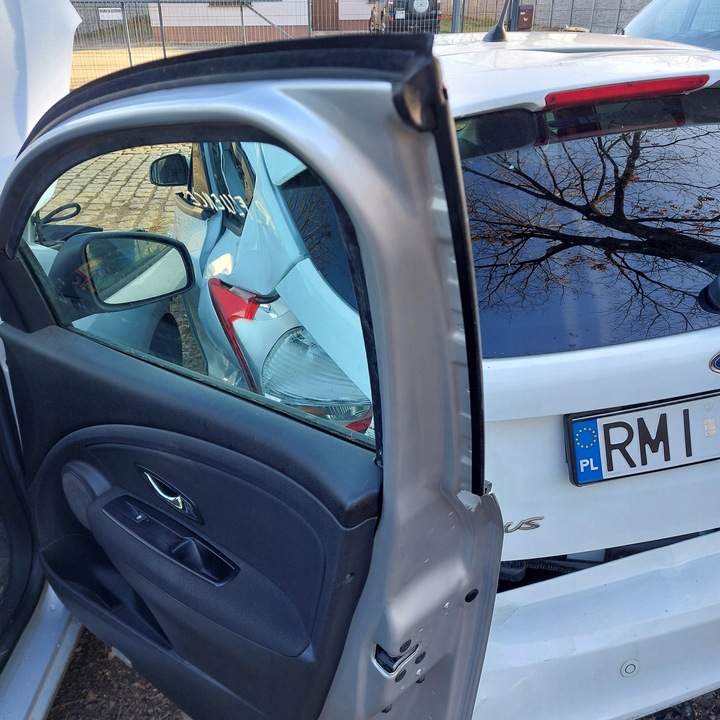 фото №8, Renault fluence 5d sedan двері праві передні код фарби ted69