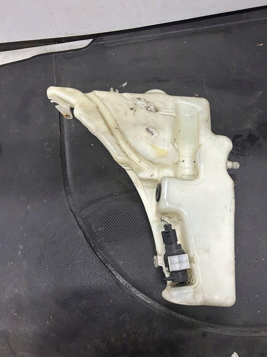 фото №5, Бачок омывателя + заливная горловина audi a4 b8 a5 q5