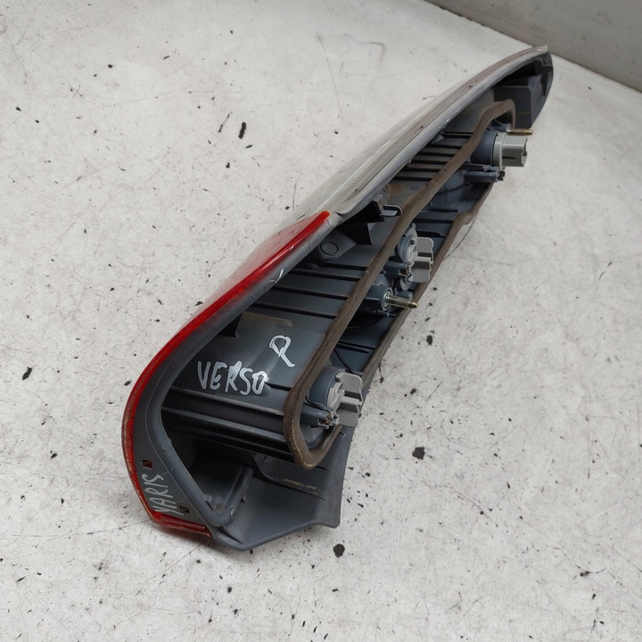 фото №10, Toyota yaris verso лампа права задня eu