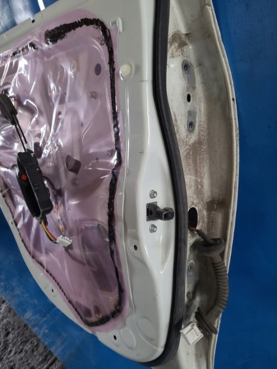 фото №9, Дверь левые задние toyota yaris 05-11 67004-52323