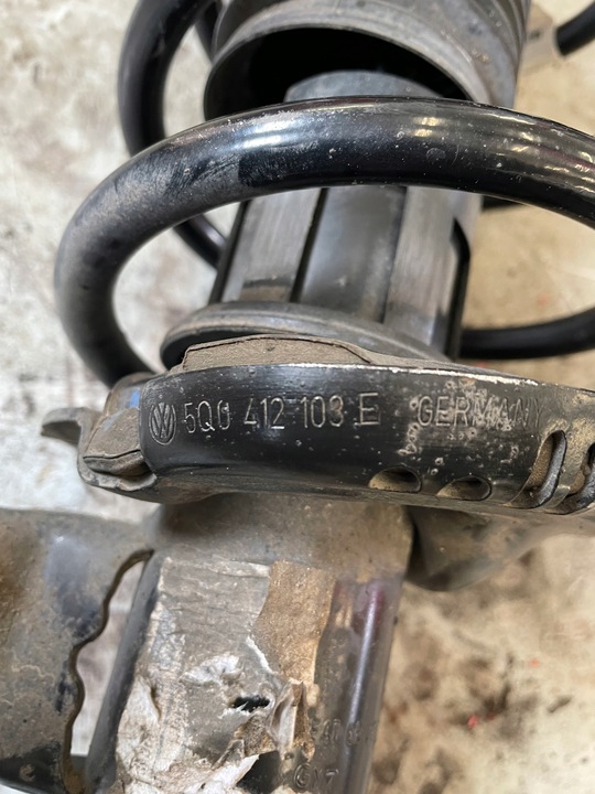 фото №9, Audi q3 амортизатор пружина комплект правая левая 5qf413032c 5q0412103e