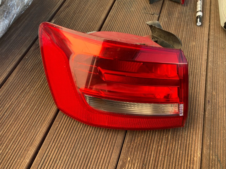 фото №1, A6 c7 лампа зад ліва 4g9945095 w крило універсал