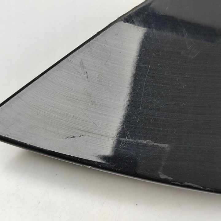 фото №8, Audi q8 2023 ліва сторона планка крила заднього