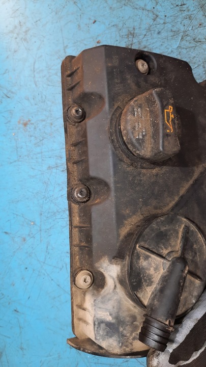 фото №5, Крышка клапанов 045103475c vw polo iv 1.4 tdi