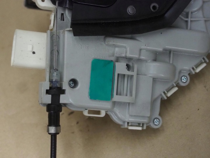 фото №16, Замок дверь левый перед 8x1837015a audi a1 8x европа