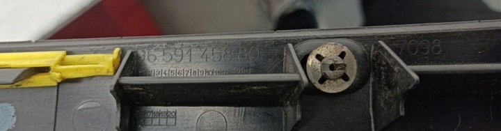 фото №9, Молдинг стёкла лобовой правая citroen c5 iii x7 код краски kthb 9659145880