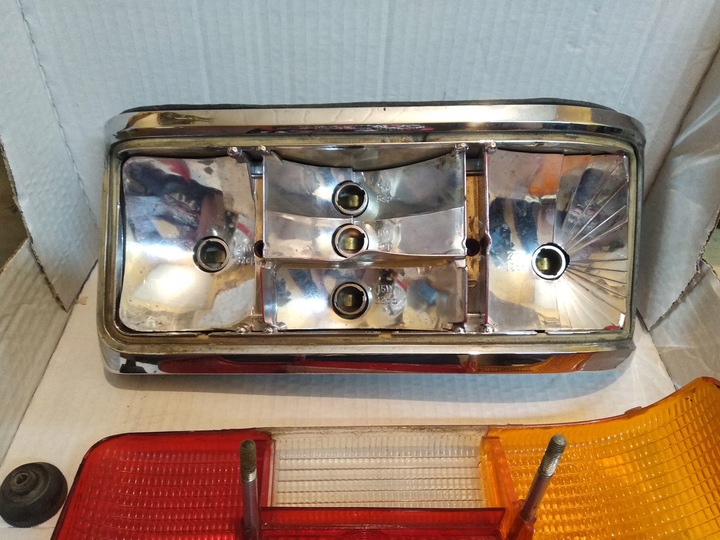 фото №11, Mercedes w115 лампа правые зад оригинал. 1158260651