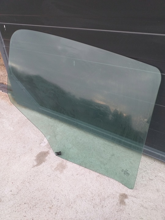 фото №1, Peugeot 308 стекло pt 2009r