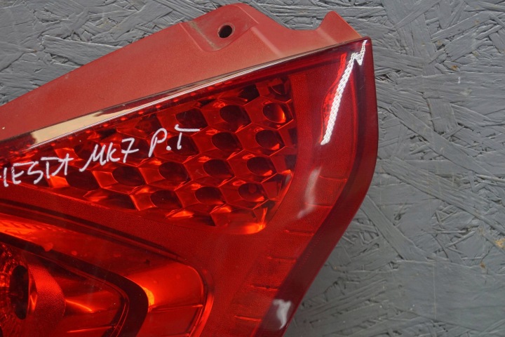 фото №7, Ford fiesta mk7 фара праве зад s136