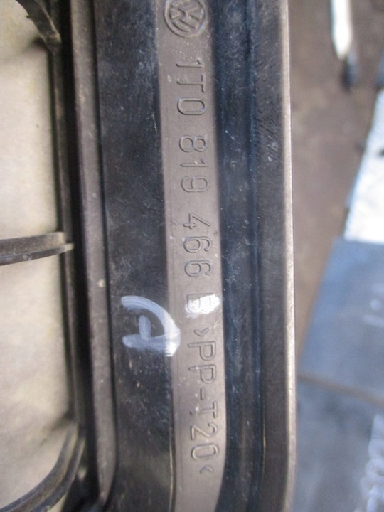фото №5, Решётка воздуховод 1t0819466a правые зад volkswagen touran 07-10r.
