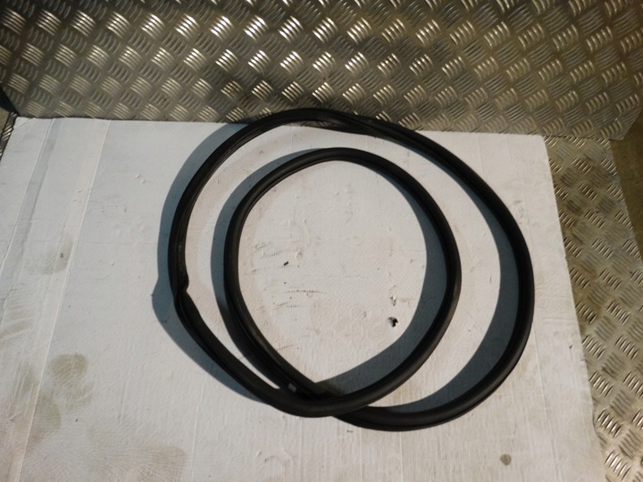 фото №1, Идеал прокладка дверь правая задняя vw golf viii 8 1